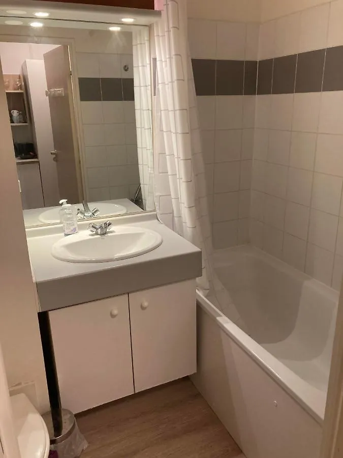 Apartment Le Confort A Deux Pas Clinique De L Union *Wifi* Saint-Jean